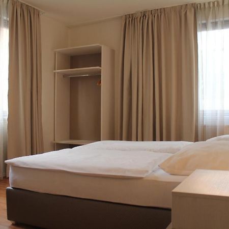 Hotel Centro Stuttgart Kültér fotó
