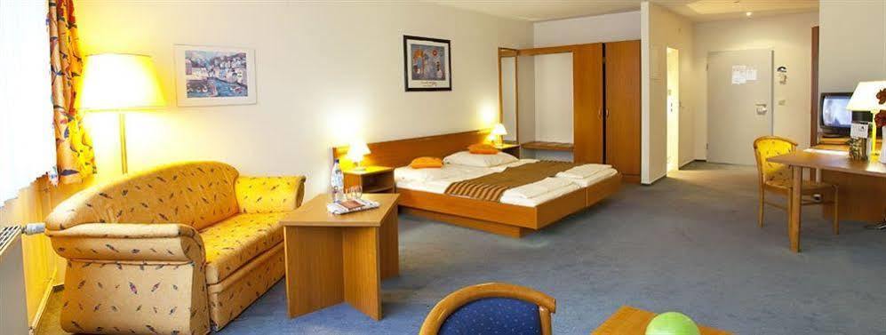 Hotel Centro Stuttgart Kültér fotó